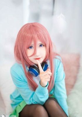 美女脱全身给男人亲_BD国语免费观看超清