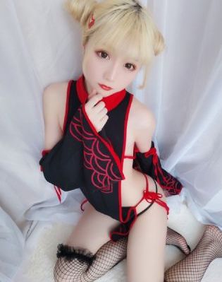 欧美大胆大人体展阴_BD影视在线观看